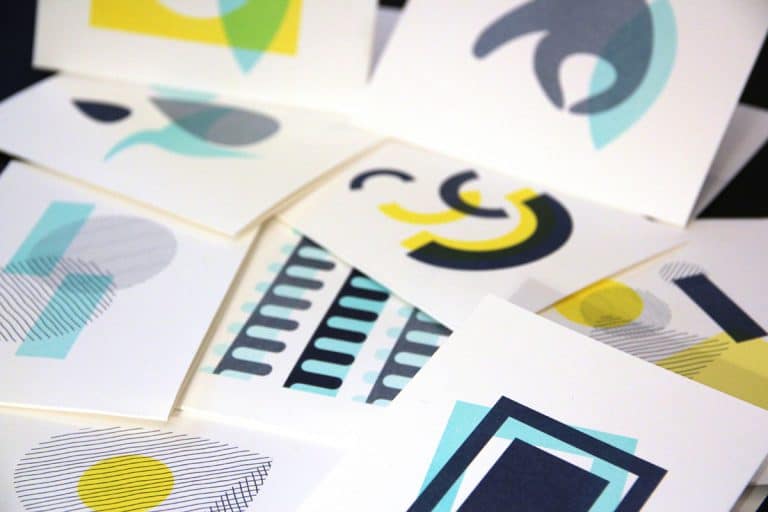 Photo des cartes de Furk-Studio sur les 10 principes du colibri